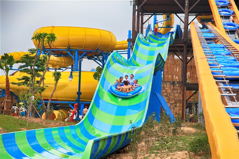 Toboggan ouvert à bouée