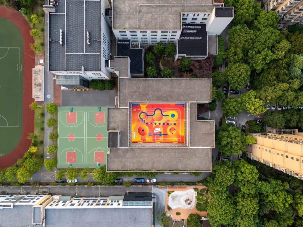 Vue aérienne aire de jeux modulaire LEGO Nike colorée