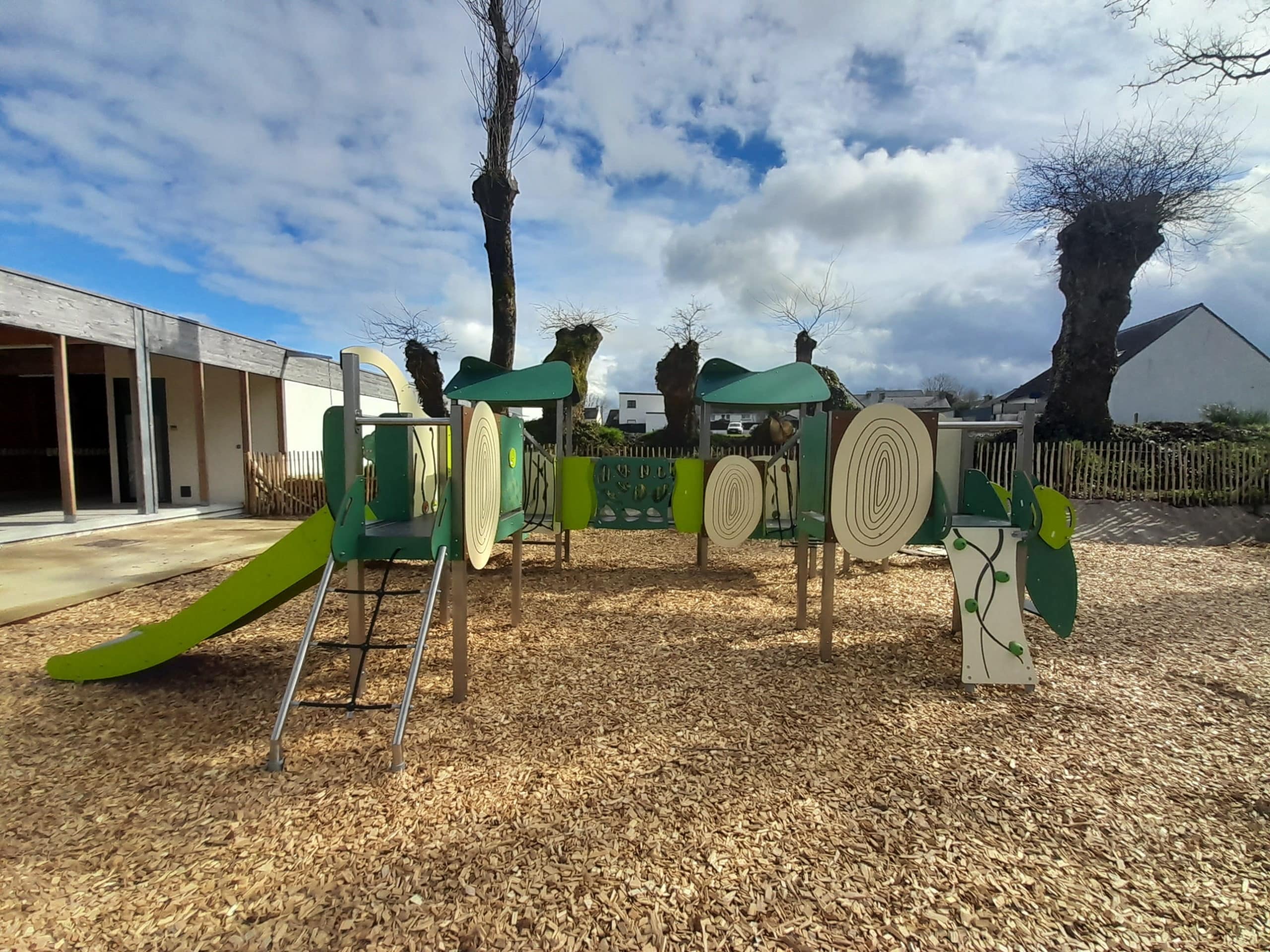 Locqueltas : une structure multi-activités nature au cœur d&rsquo;un projet scolaire biosourcé exemplaire